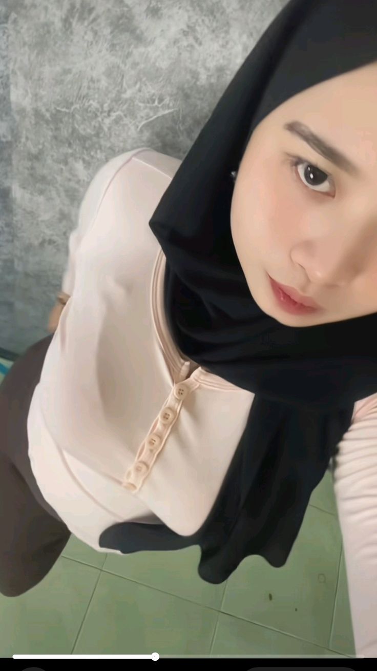 Indo Viral Terbaru Terbaru 2025 Bibirmu Menarikku Seperti Gravitasi Abg Hijab Indonesia 2025 Viral